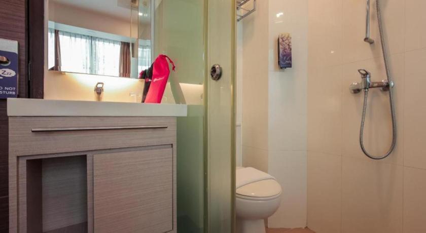 Reddoorz Premium @ Balestier Hotel Singapore Exterior photo